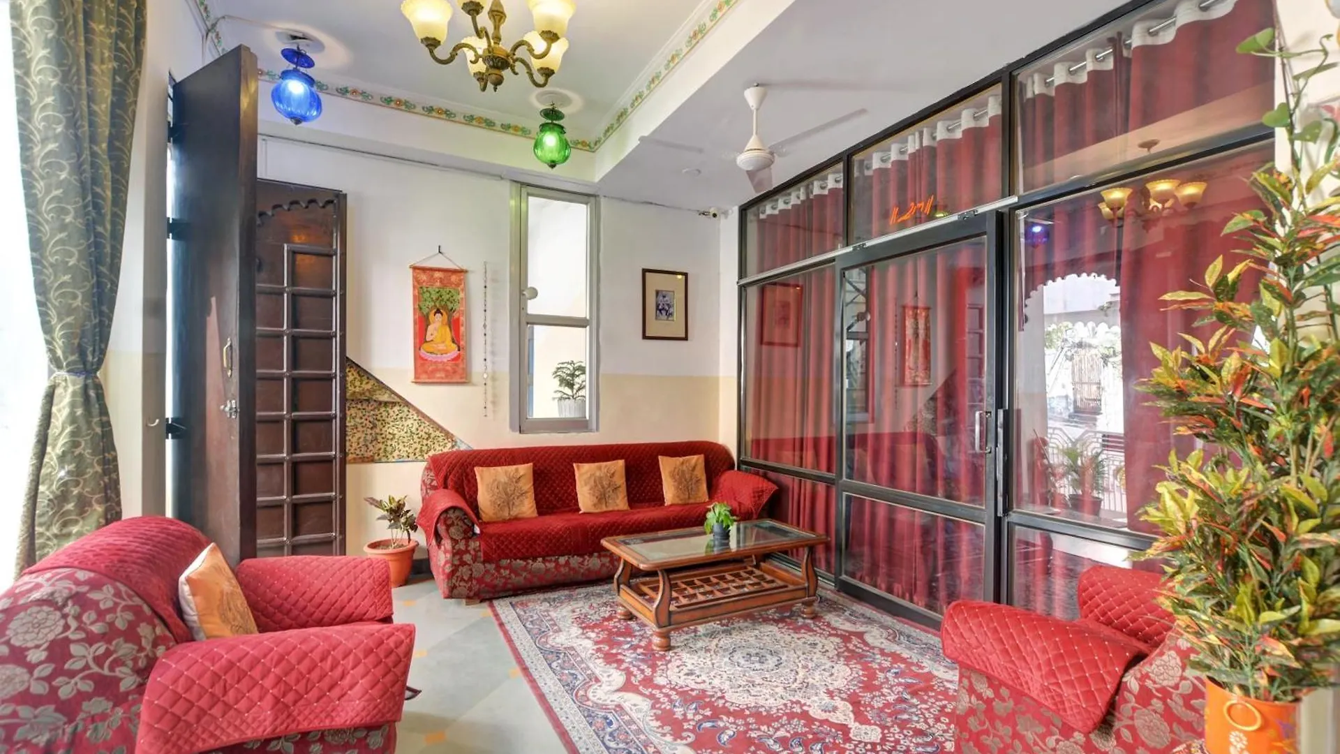 **** Hotel Girnar Villa Udaipur India