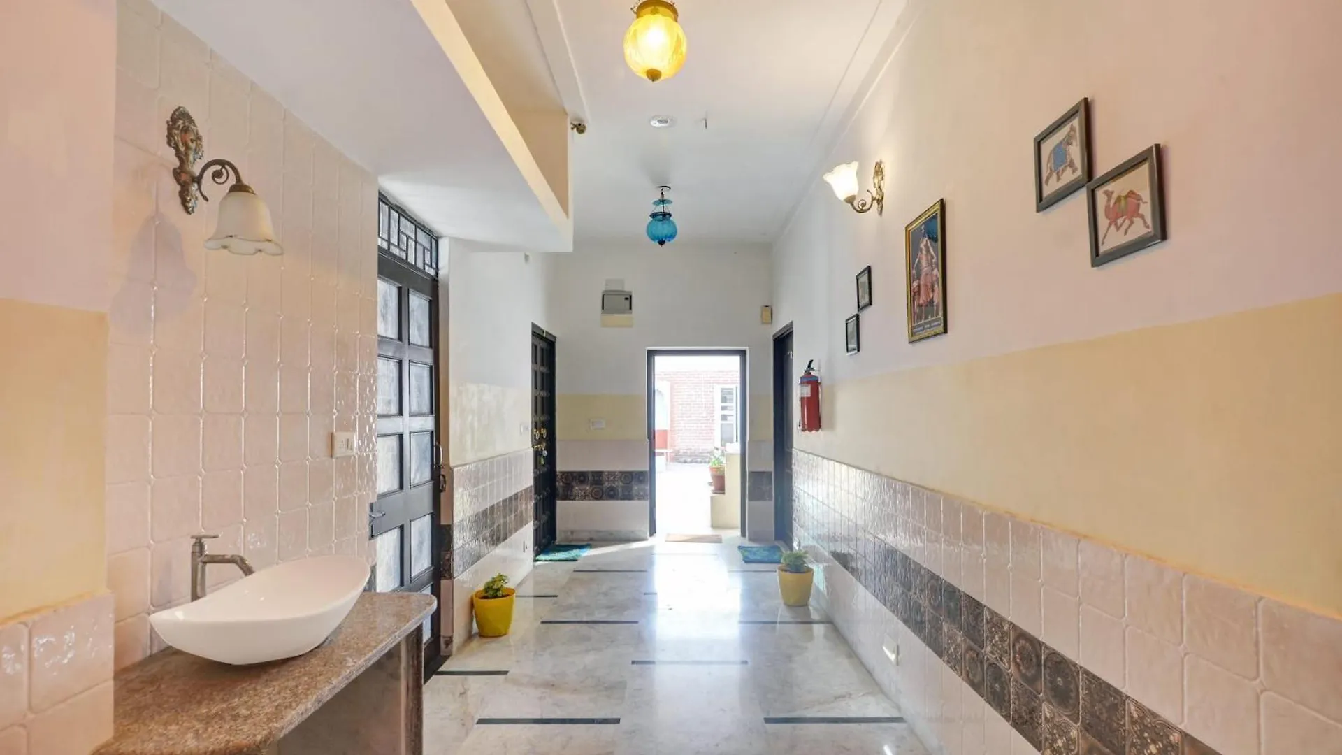 Hotel Girnar Villa Udaipur
