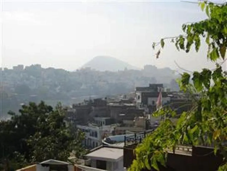Hotel Girnar Villa Udaipur