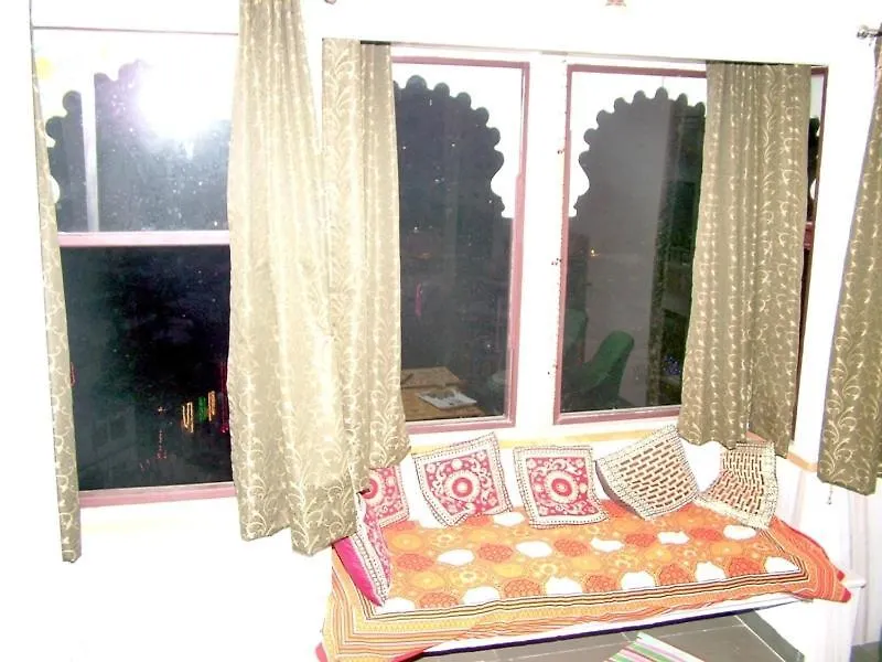 Hotel Girnar Villa Udaipur