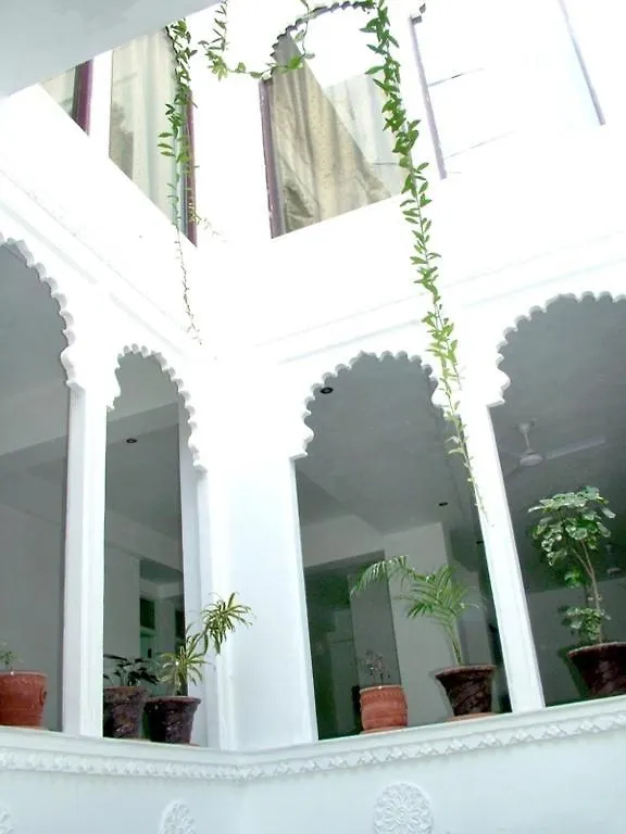 Hotel Girnar Villa Udaipur