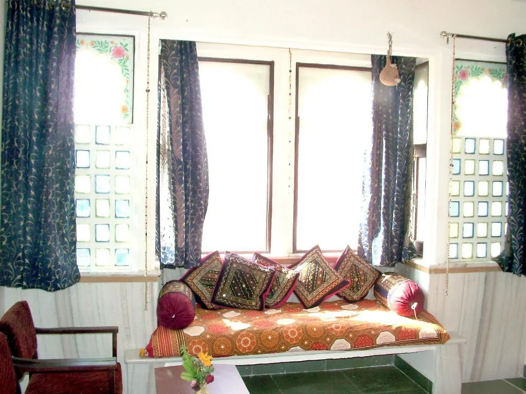 Girnar Villa Udaipur 4*,