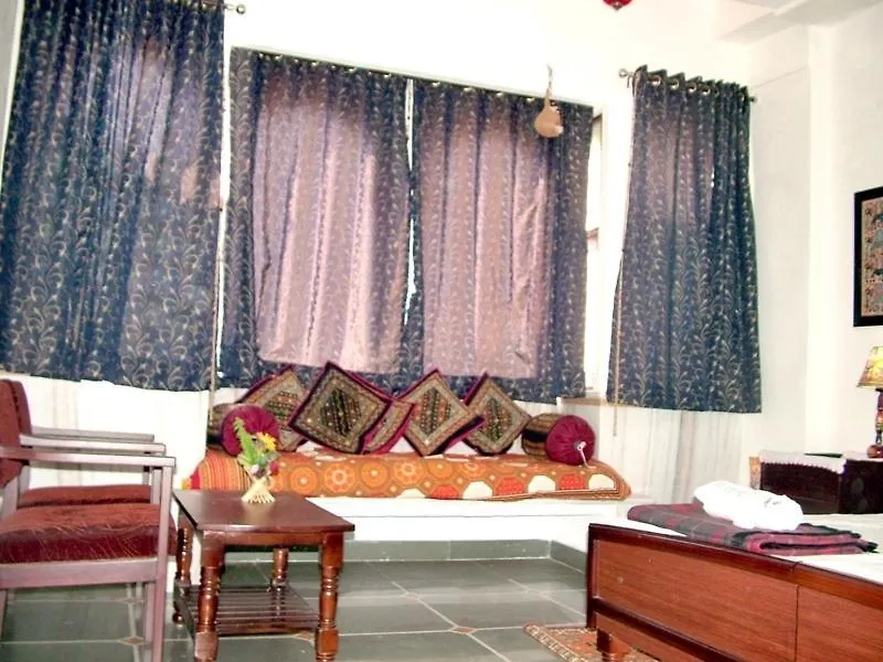 Girnar Villa Udaipur Hotel